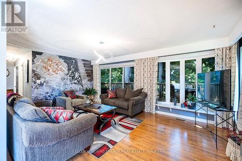 53 Jackman Road, Clarington (Bowmanville), ON - Indoor Photo Showing Living Room