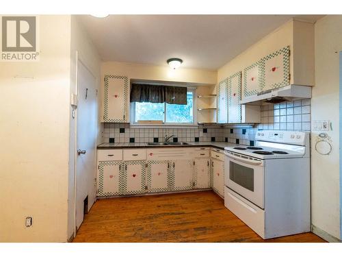 1942 Upland Street, Prince George, BC - Indoor Photo Showing Kitchen With Double Sink