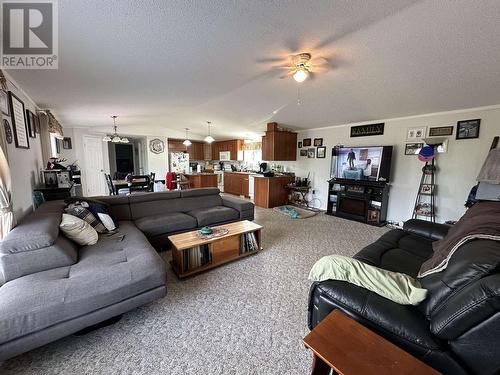 15166 271 Road, Fort St. John, BC - Indoor Photo Showing Living Room