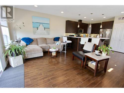 755 Douglas Street, Prince George, BC - Indoor Photo Showing Living Room