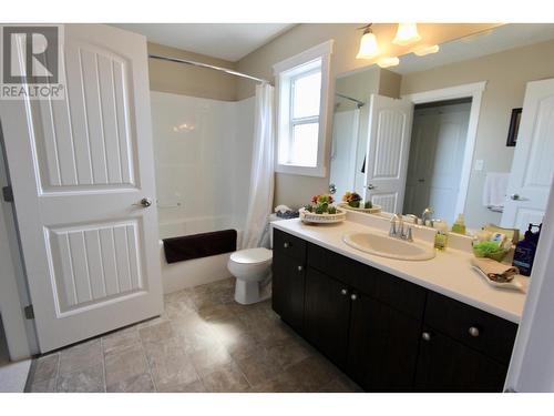 755 Douglas Street, Prince George, BC - Indoor Photo Showing Bathroom