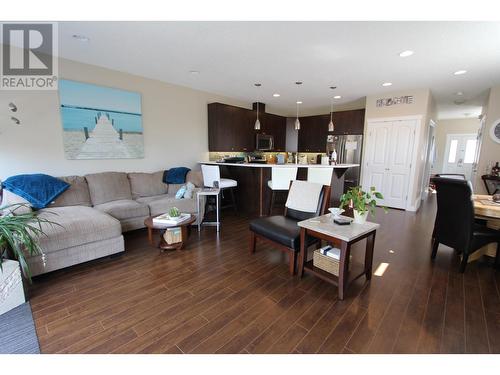 755 Douglas Street, Prince George, BC - Indoor Photo Showing Living Room