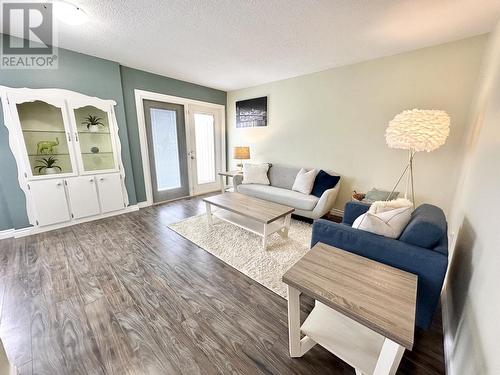 10316 88A Street, Fort St. John, BC - Indoor Photo Showing Living Room