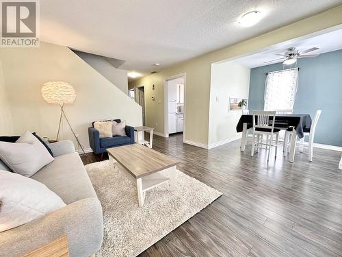 10316 88A Street, Fort St. John, BC - Indoor Photo Showing Living Room