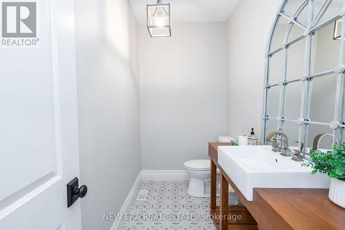 1096 Westbrook Road, Hamilton (Binbrook), ON - Indoor Photo Showing Bathroom