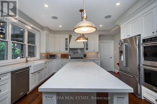 1096 Westbrook Road, Hamilton (Binbrook), ON - Indoor Photo Showing Kitchen