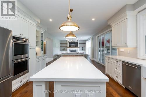 1096 Westbrook Road, Hamilton (Binbrook), ON - Indoor Photo Showing Kitchen With Stainless Steel Kitchen