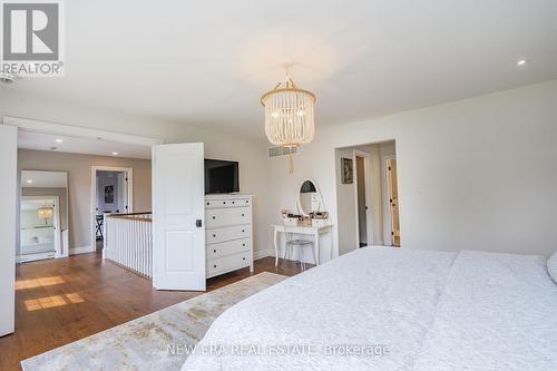 1096 Westbrook Road, Hamilton (Binbrook), ON - Indoor Photo Showing Bedroom