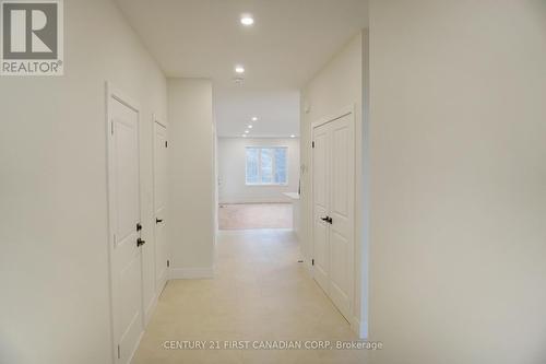 21 - 1960 Evans Boulevard, London, ON - Indoor Photo Showing Other Room