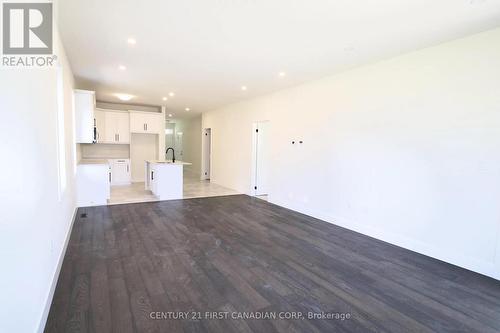 51 - 1960 Evans Boulevard, London, ON - Indoor Photo Showing Other Room