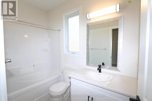 51 - 1960 Evans Boulevard, London, ON - Indoor Photo Showing Bathroom