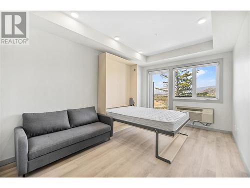 345 Dougall Road N Unit# Ph3, Kelowna, BC - Indoor Photo Showing Other Room