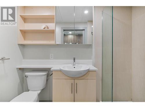 345 Dougall Road N Unit# Ph3, Kelowna, BC - Indoor Photo Showing Bathroom