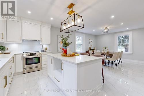 14224 Warden Avenue, Whitchurch-Stouffville, ON - Indoor Photo Showing Kitchen With Upgraded Kitchen