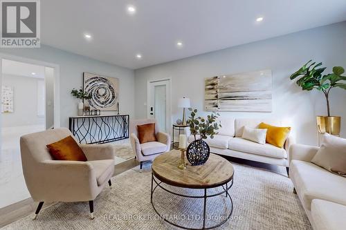 14224 Warden Avenue, Whitchurch-Stouffville, ON - Indoor Photo Showing Living Room