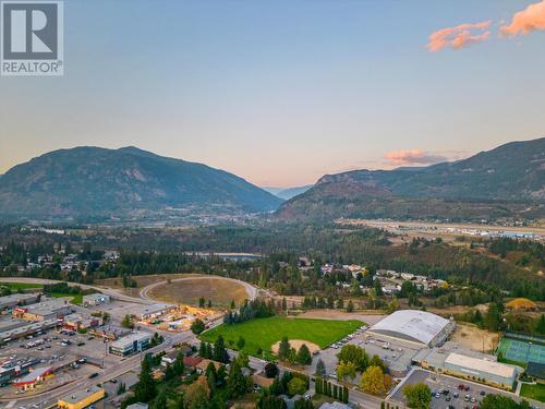 2108 8Th Avenue, Castlegar, BC 