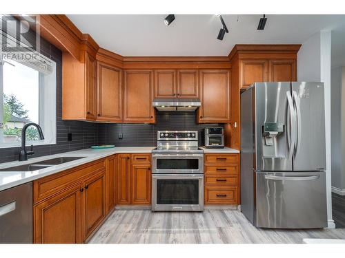 3138 Shetler Drive, West Kelowna, BC - Indoor Photo Showing Kitchen With Double Sink