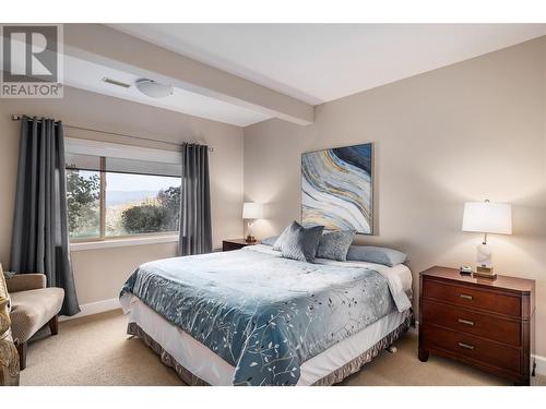 3656 Riviera Drive, Kelowna, BC - Indoor Photo Showing Bedroom