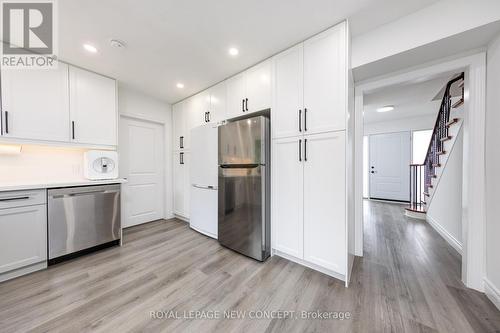 151 Grandview Avenue, Markham, ON - Indoor Photo Showing Kitchen