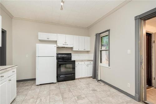 762 Pritchard Avenue, Winnipeg, MB - Indoor Photo Showing Kitchen