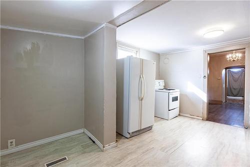 494 Alfred Avenue, Winnipeg, MB - Indoor Photo Showing Laundry Room