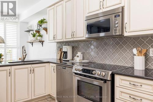 2037 Trawden Way, Oakville (Palermo West), ON - Indoor Photo Showing Kitchen With Stainless Steel Kitchen With Upgraded Kitchen