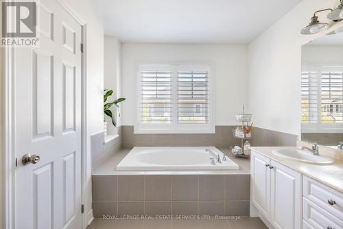 2037 Trawden Way, Oakville (Palermo West), ON - Indoor Photo Showing Bathroom