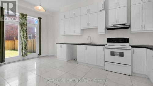 10096 Tenth Line, Halton Hills, ON - Indoor Photo Showing Kitchen