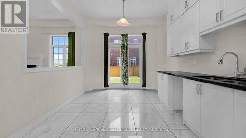 10096 Tenth Line, Halton Hills, ON - Indoor Photo Showing Kitchen With Double Sink