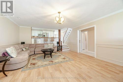 60 Indian Crescent, Hamilton (Burkholme), ON - Indoor Photo Showing Living Room