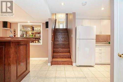 60 Indian Crescent, Hamilton (Burkholme), ON - Indoor Photo Showing Kitchen