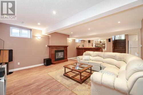 60 Indian Crescent, Hamilton (Burkholme), ON - Indoor Photo Showing Living Room With Fireplace