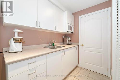 60 Indian Crescent, Hamilton (Burkholme), ON - Indoor Photo Showing Kitchen