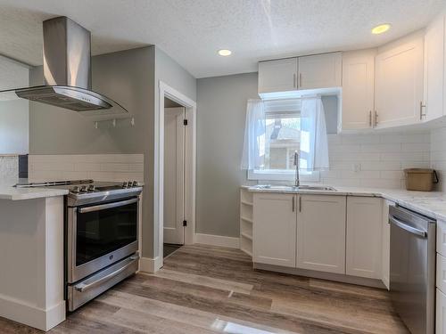 138 Marcel Street, Kamloops, BC - Indoor Photo Showing Kitchen