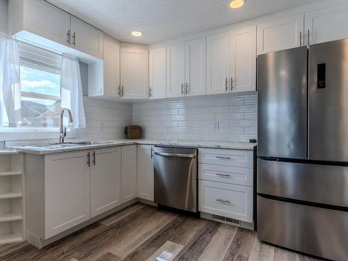 138 Marcel Street, Kamloops, BC - Indoor Photo Showing Kitchen With Upgraded Kitchen