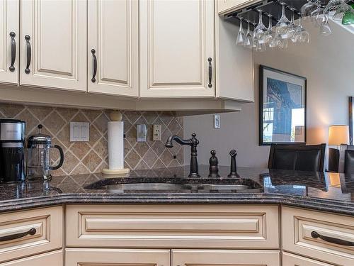 204-292 Crescent Rd East, Qualicum Beach, BC - Indoor Photo Showing Kitchen With Double Sink