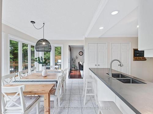 4008 Powderhorn Crt, Mississauga, ON - Indoor Photo Showing Kitchen With Double Sink