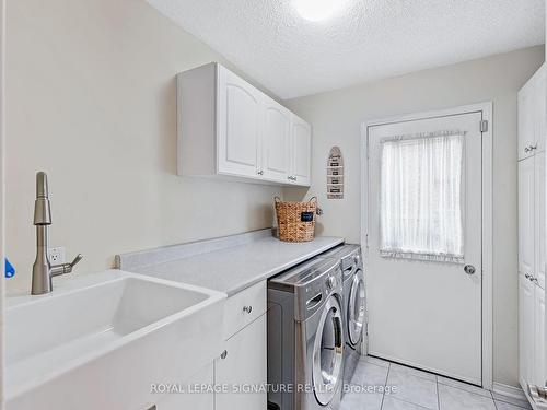 4008 Powderhorn Crt, Mississauga, ON - Indoor Photo Showing Laundry Room