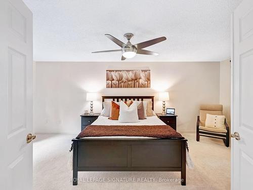 4008 Powderhorn Crt, Mississauga, ON - Indoor Photo Showing Bedroom