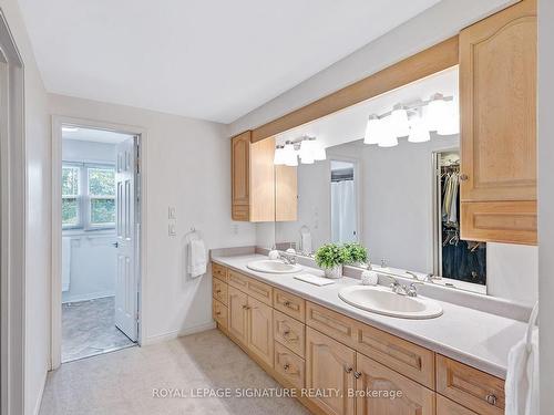 4008 Powderhorn Crt, Mississauga, ON - Indoor Photo Showing Bathroom