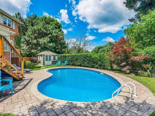 4008 Powderhorn Crt, Mississauga, ON - Outdoor With In Ground Pool With Backyard