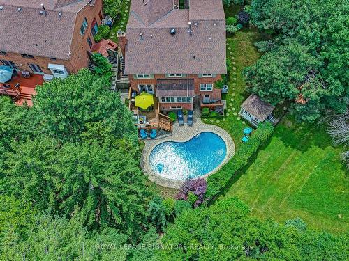 4008 Powderhorn Crt, Mississauga, ON - Outdoor With In Ground Pool