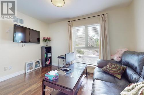 21 Snowshoe Millway Way, Toronto (St. Andrew-Windfields), ON - Indoor Photo Showing Living Room