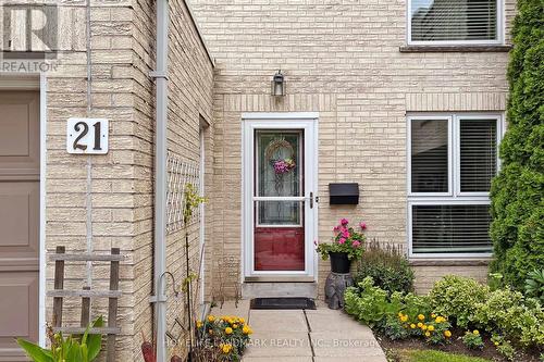 21 Snowshoe Millway Way, Toronto (St. Andrew-Windfields), ON - Outdoor With Facade