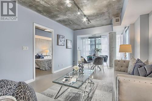 1508 - 22 Wellesley Street E, Toronto (Church-Yonge Corridor), ON - Indoor Photo Showing Living Room