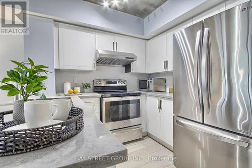 1508 - 22 Wellesley Street E, Toronto (Church-Yonge Corridor), ON - Indoor Photo Showing Kitchen With Stainless Steel Kitchen