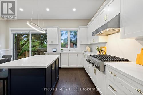 185 Burloak Drive, Oakville (Bronte West), ON - Indoor Photo Showing Kitchen With Upgraded Kitchen