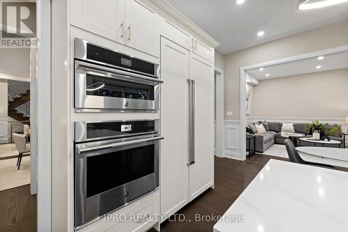 185 Burloak Drive, Oakville (Bronte West), ON - Indoor Photo Showing Kitchen