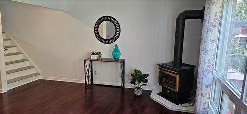 Living room - 6 Trudy Court|Unit #6, Dundas, ON - Indoor Photo Showing Other Room