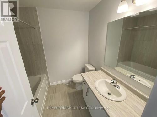 2966 Turner Crescent, London, ON - Indoor Photo Showing Bathroom